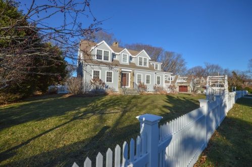 8 Herring Brook Ln, Falmouth, MA 02540 exterior