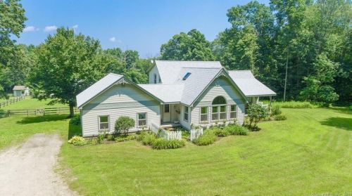152 Rathbun Hill Rd, Colchester, CT 06420 exterior