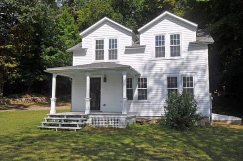 78 Christian St, Washington Depot, CT 06777 exterior