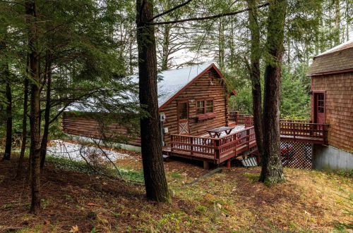 20 Granite Ledge Rd, Thornton, NH 03285 exterior