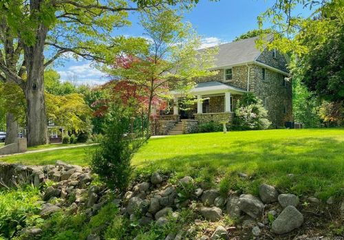 95 Grumman Ave, Norwalk, CT 06851 exterior