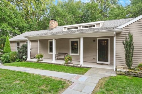 29 Wyldewood Rd, Bridgeport, CT 06612 exterior