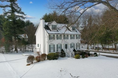 490 Shawsheen Ave, Wilmington, MA 01887 exterior