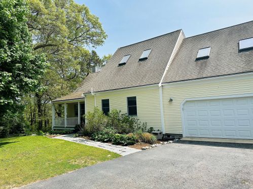 368 Boxberry Hill Rd, Teaticket, MA 02536 exterior