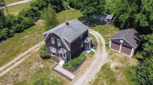 360 Old County Rd, Horseneck Beach, MA 02790 exterior