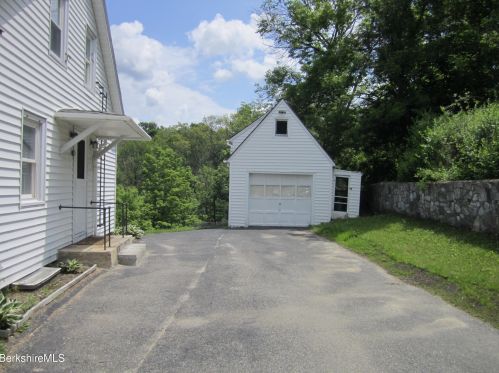 2 Summit St, Adams, MA 01220 exterior