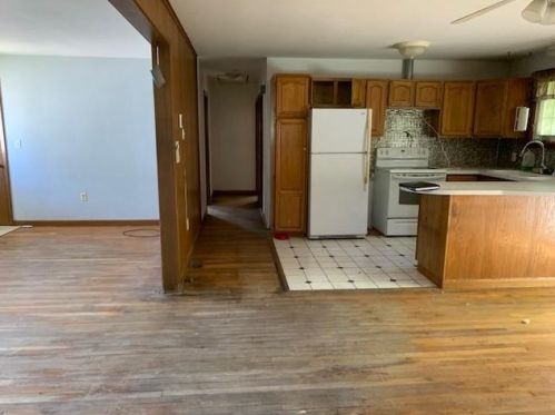 247 Paradis Ave, Woonsocket, RI 02895 exterior
