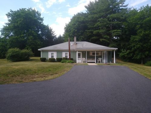 91 Greenwich Rd, Ware, MA 01082 exterior