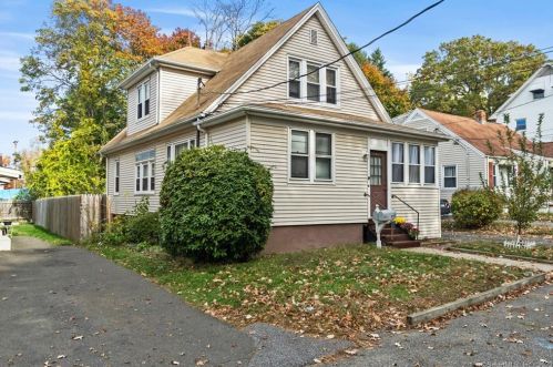 83 Berkeley Pl, Bridgeport, CT 06610 exterior