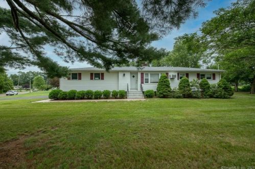 2 Valley Brook Ln, North Haven, CT 06473 exterior