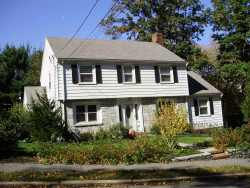 7 Sunhill Ln, Newton, MA 02459 exterior