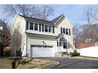 17 Lower Rocks Ln, Norwalk, CT 06851 exterior