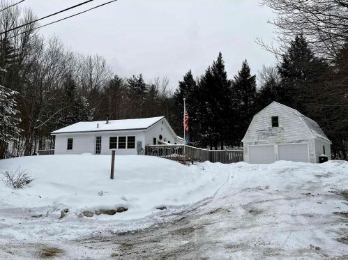 216 Browns Pasture Rd, Strafford, NH 03884 exterior