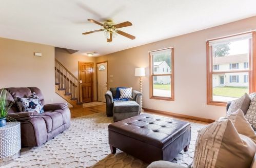 15 Lemnos Ln, Springfield, MA 01119 exterior