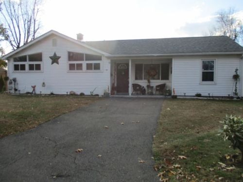 58 Fieldston St, Springfield, MA 01119 exterior