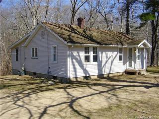 1 Old Nod Rd, Clinton, CT 06413 exterior