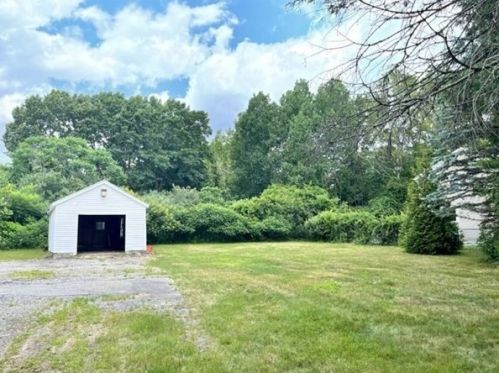 33 Oneida St, Methuen, MA 01844 exterior