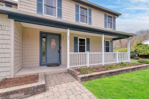 43 Lancaster Dr, Windsor, CT 06095 exterior
