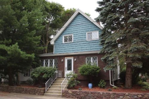 17 Davis St, Saugus, MA 01906 exterior