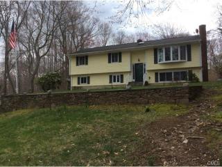 9 Blaho Dr, Huntington, CT 06484 exterior