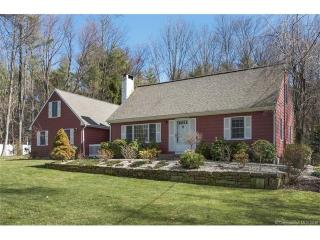67 Hildurcrest Dr, Simsbury, CT 06070 exterior