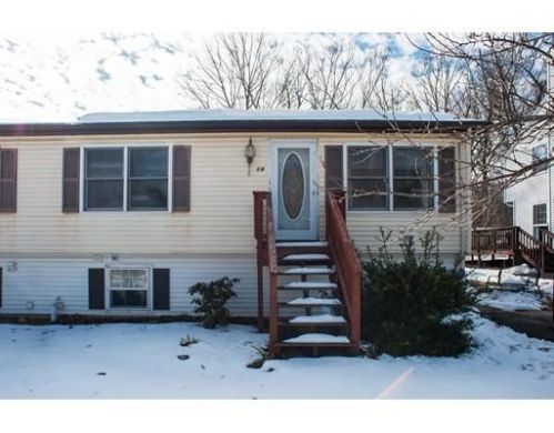 19 Dixfield St, Worcester, MA 01606 exterior