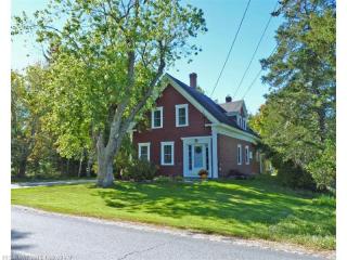 381 Point Rd, Hancock, ME 04640 exterior