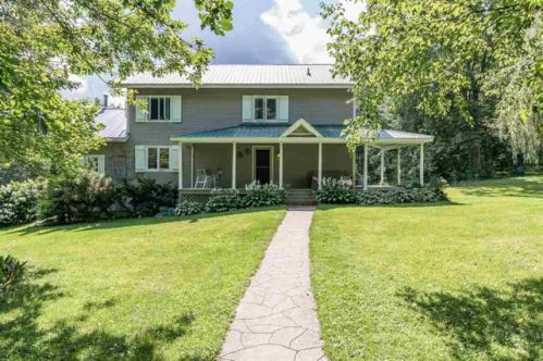 197 Oak Hill Rd, Charlotte, VT 05445 exterior