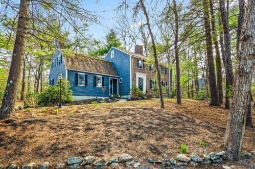 2 Meservey Ln, South Lynnfield, MA 01940 exterior