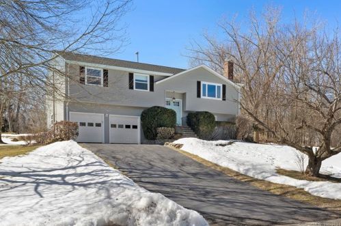 14 Fawn Dr, Wallingford, CT 06492 exterior