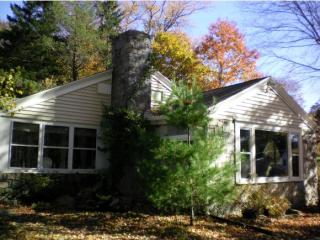 72 Joy St, Pittsfield, NH 03263 exterior