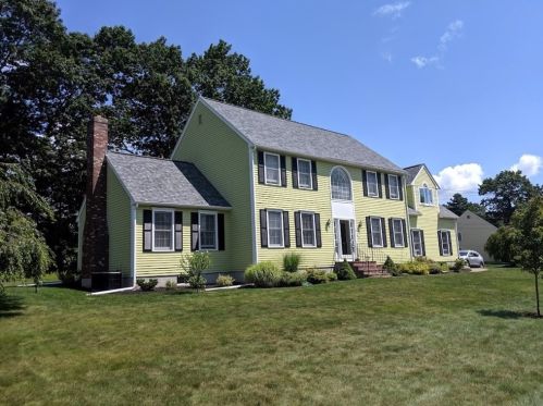 12 Cherokee Ln, Walpole, MA 02081 exterior