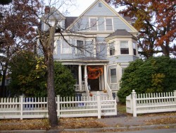 997 Beacon St, Newton, MA 02459 exterior