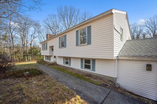 11 Rosewood Dr, Concord, NH 03304 exterior