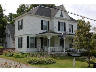 32 Myrtle St, Carroll, NH 03598 exterior