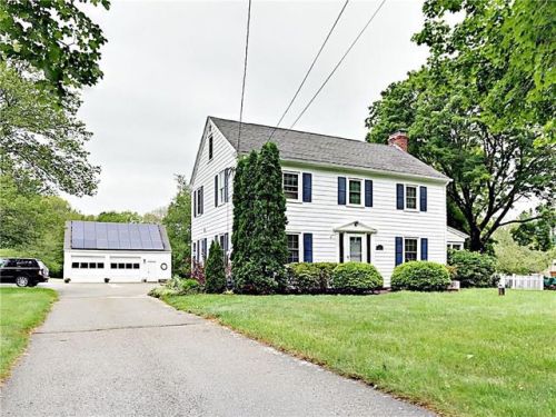 21 Chestnut Hill Rd, Glocester, RI 02814 exterior