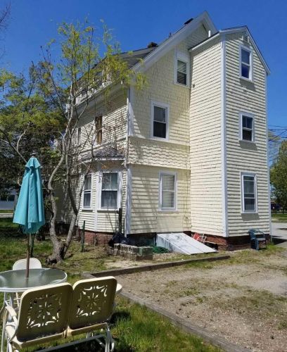 34 Yarmouth Rd, Hyannis, MA 02601 exterior