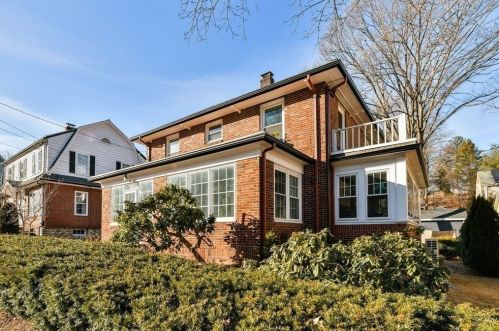 301 Pond St, Roxbury-Xing, MA 02130 exterior