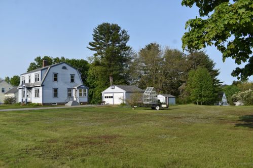 72 Greenwood Ave, Winthrop, ME 04364 exterior