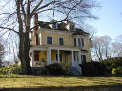 230 Mount Vernon St, Newton, MA 02465 exterior