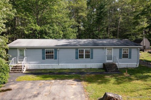 12 Ash Ln, Kittery, ME 03904 exterior