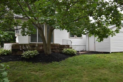 8 Mark St, Nashua, NH 03062 exterior
