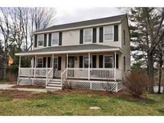46 Wayne Dr, Weare, NH 03281 exterior