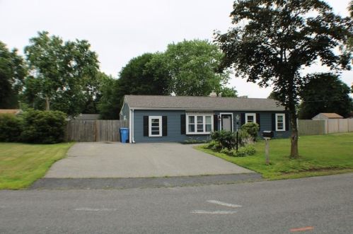 62 Hogg Memorial Dr, Whitman, MA 02382 exterior