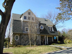 86 Pickwick Rd, Newton, MA 02465 exterior