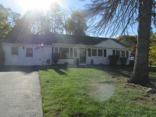 16 Pasadena Ct, Warwick, RI 02888 exterior