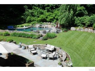 14 Lakeside Dr, Weston, CT 06883 exterior