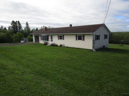 926 Washburn Rd, Washburn, ME 04786 exterior