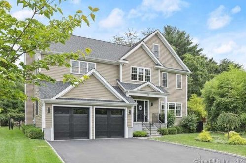 38 Golf View Cir, Stamford, CT 06905 exterior
