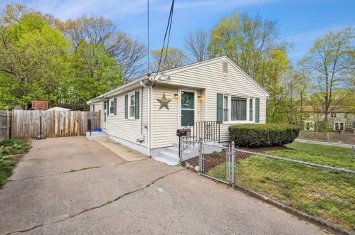 74 Henry St, Woonsocket, RI 02895 exterior